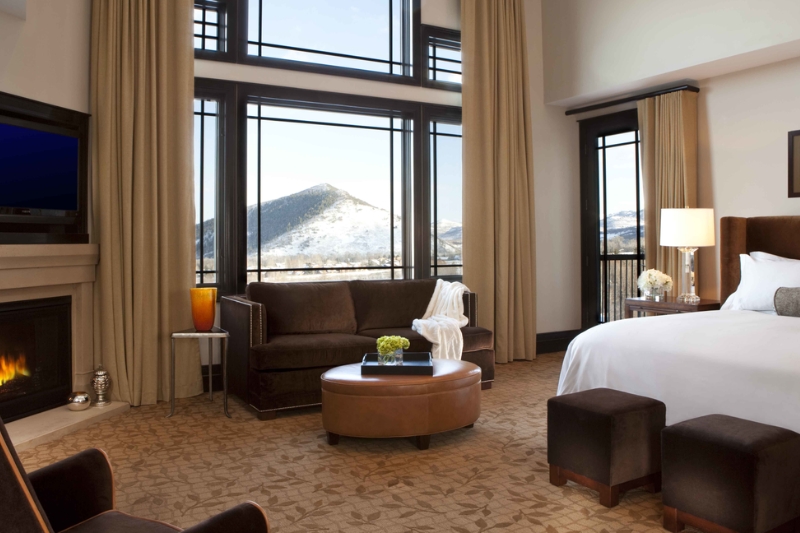 7 Dreamy Fall Getaway Destinations for a Cozy, Luxurious Escape - Waldorf Astoria Park City