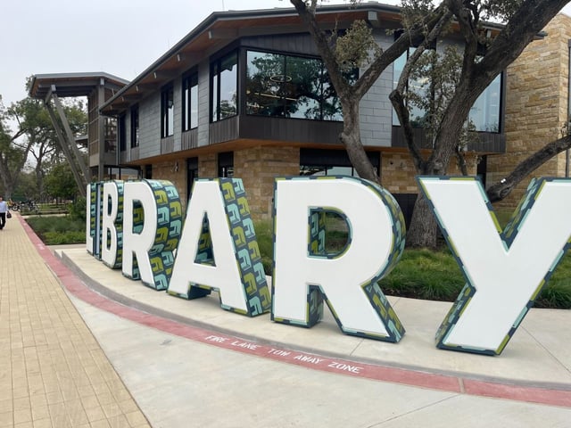 New Cedar Park Library location opens to the public