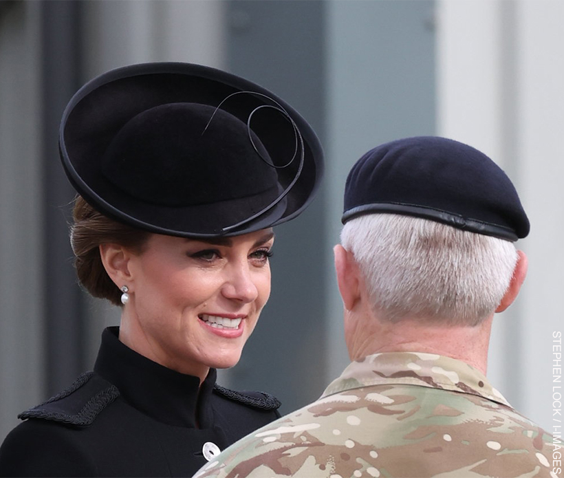 Kate Middleton wears epaulettes 