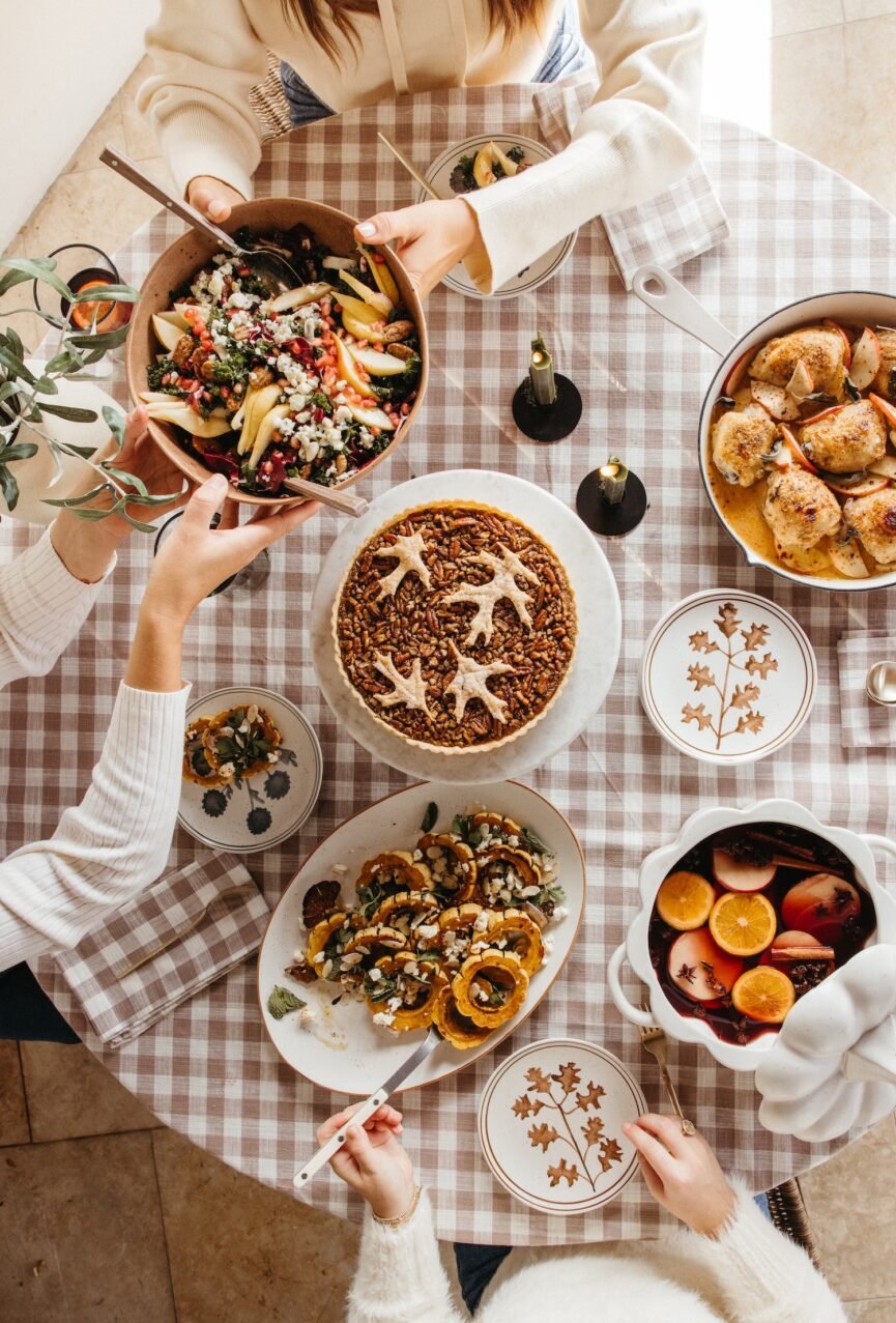 thanksgiving table with maple pecan pie