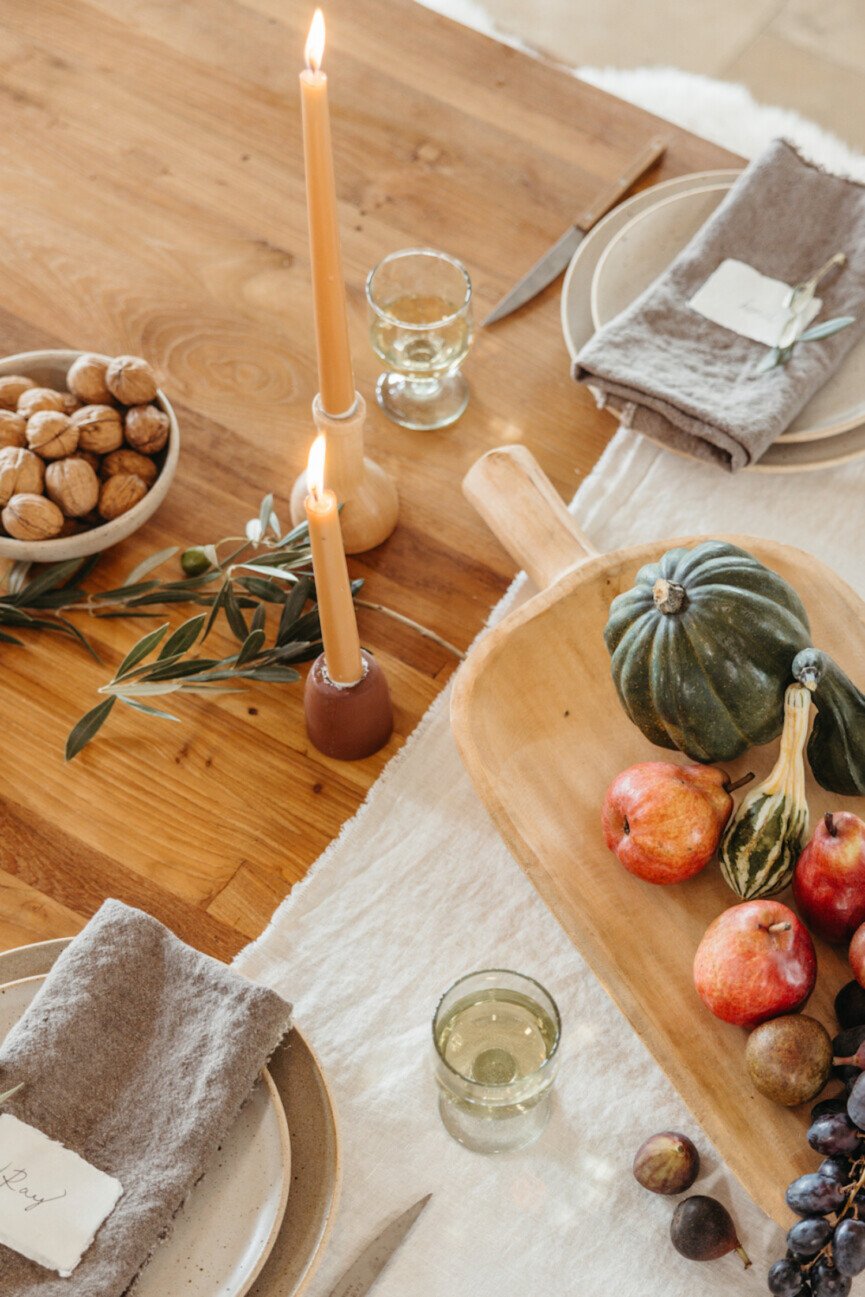 Nature-inspired Thanksgiving table setting