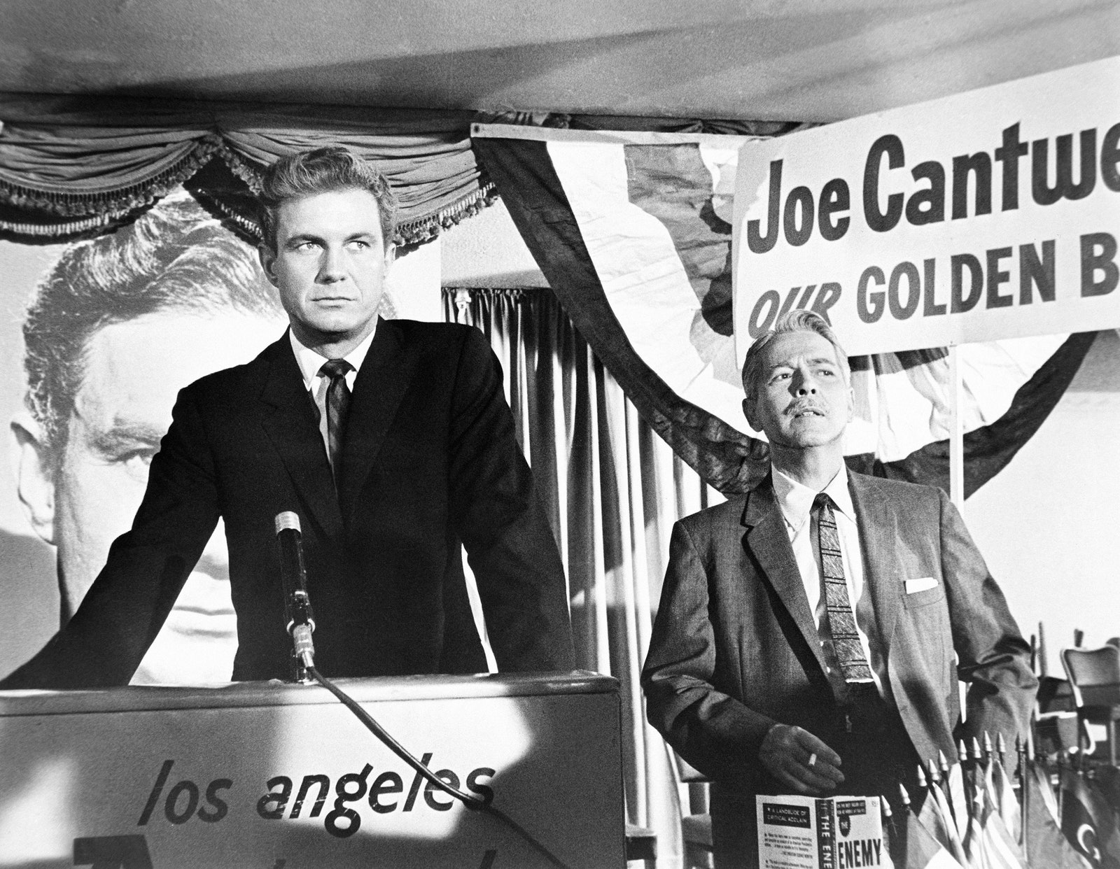 Image may contain Cliff Robertson Crowd Person Press Conference Adult Accessories Formal Wear Tie and Wedding