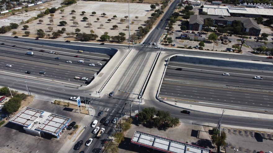 An aerial view of the Saint Johns Avenue Bridge over I-35. 