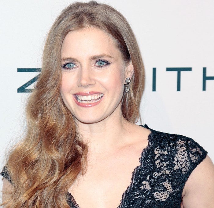 Amy Adams shows off her drop earrings by Amrapali