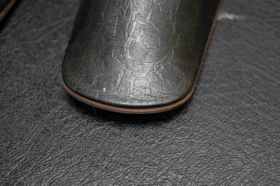 Very fine sole stitching.